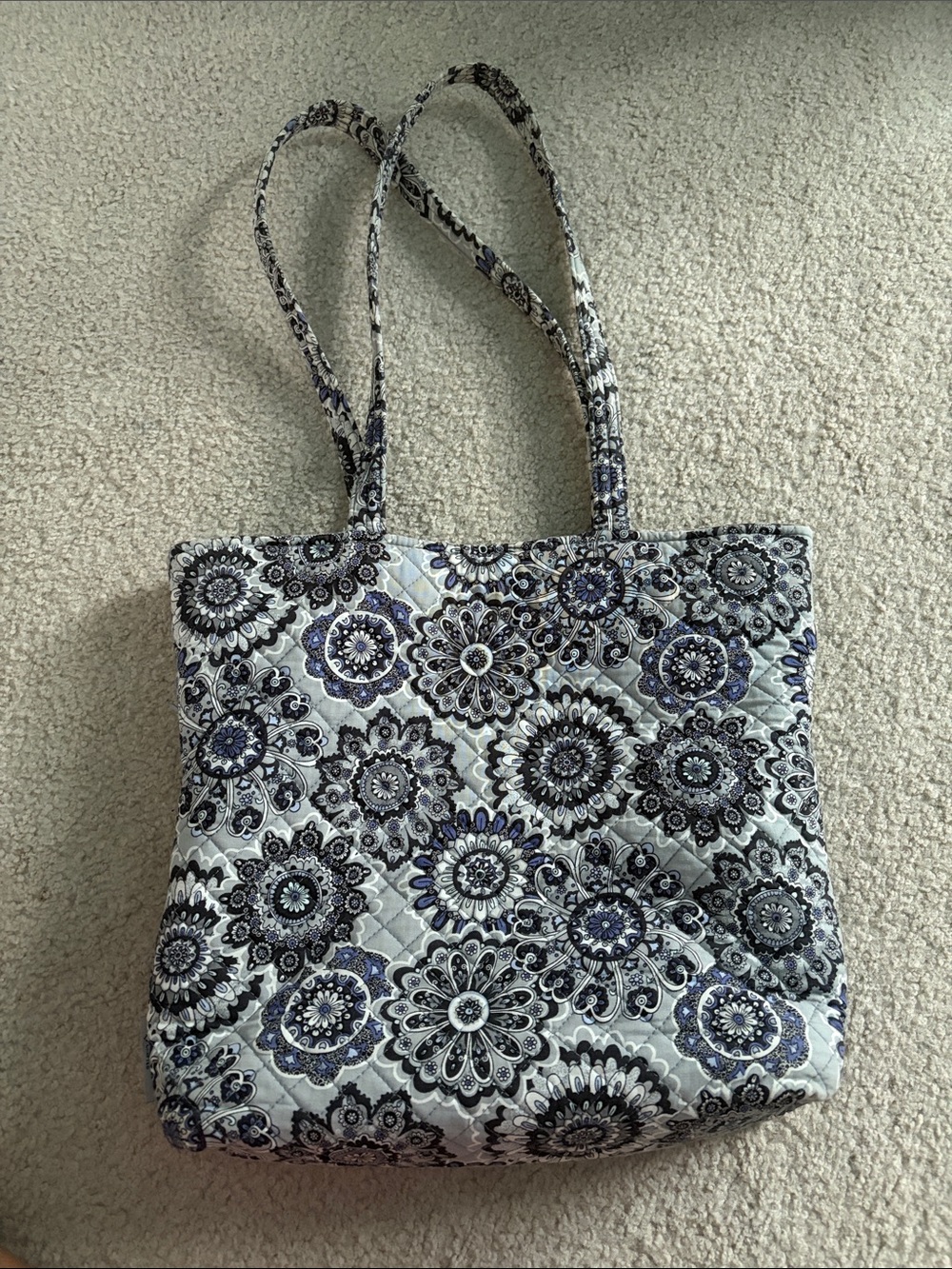 Vera Bradley Tranquil medallion tote bag